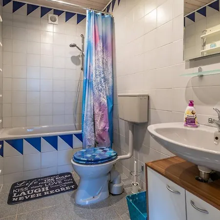 Odenwald Apartment große helle Ferienwohnung in Weinheim-Oberflockenbach Weinheim